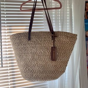 Straw tote bag